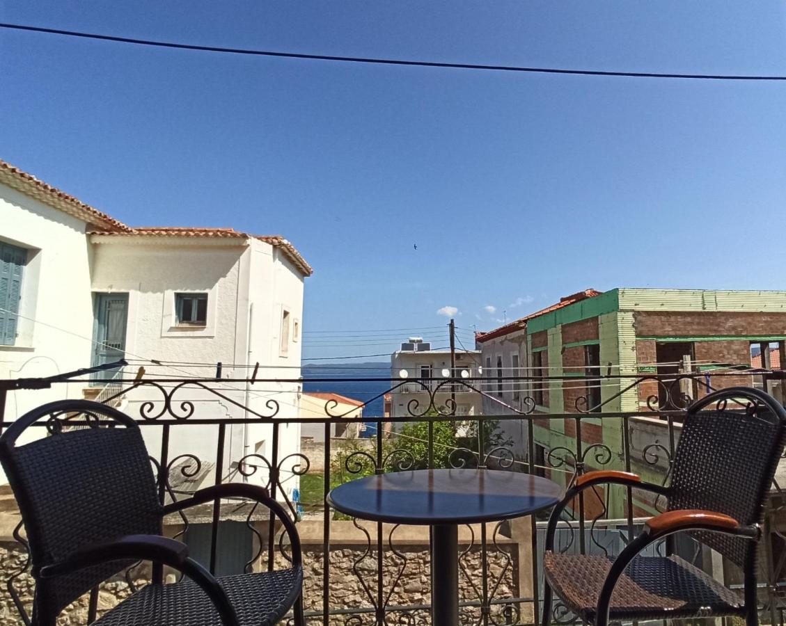 To Kastro Aparthotel